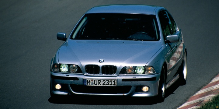 M5 E39 (1998), V8 aspirado e manual